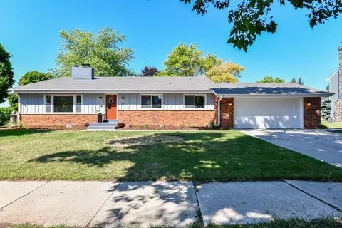 2107 Dr William Finlayson, Milwaukee, WI 53212