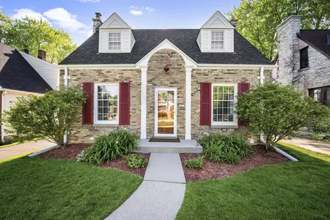 2647 N 82nd, Wauwatosa, WI 53213