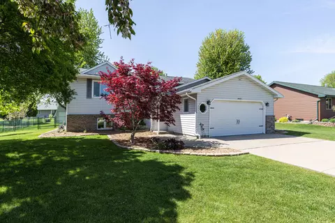 w6439 Summer Wind Lane, Greenville, WI 54942