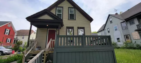 2915 W Vine, Milwaukee, WI 53208