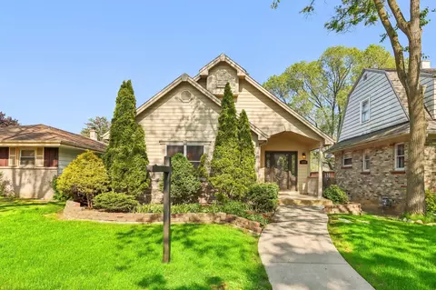 4852 N Mohawk, Glendale, WI 53217