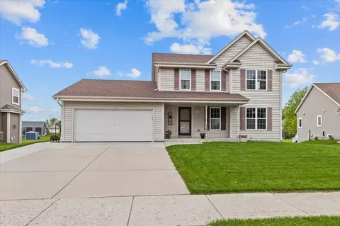 1225 Huron, Hartford, WI 53027