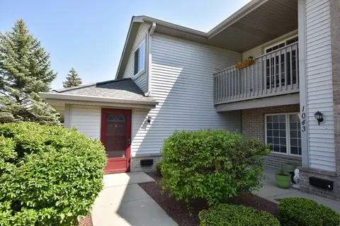 1043 Quinlan #E, Pewaukee, WI 53072