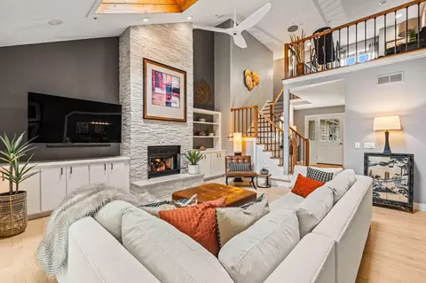 18650 St Andrew #B, Brookfield, WI 53045