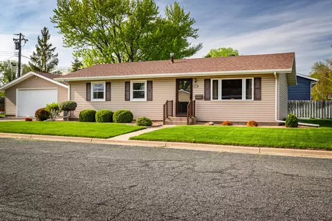 1017 Lake, Onalaska, WI 54650