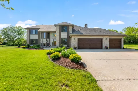 w281n4860 Theodores, Pewaukee, WI 53072
