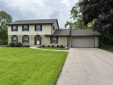 18315 Surrey, Brookfield, WI 53045