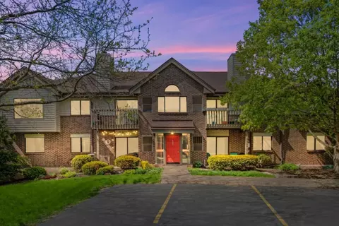409 N Main #G, Thiensville, WI 53092