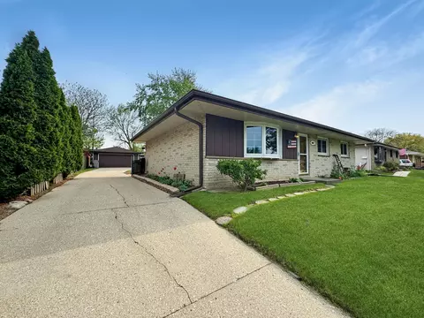 1417 W Wanda, Milwaukee, WI 53221