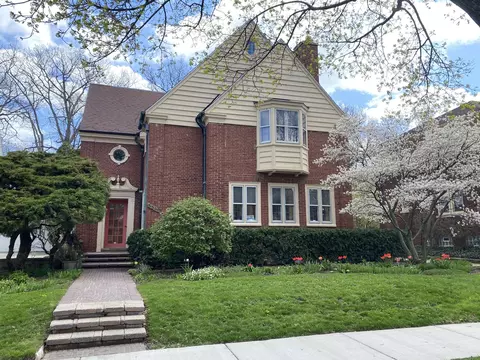 3340 N N Smt, Milwaukee, WI 53211