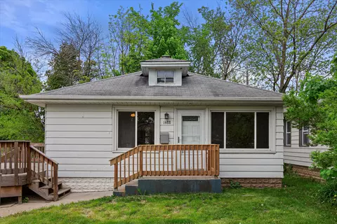 1488 S 95th, West Allis, WI 53214