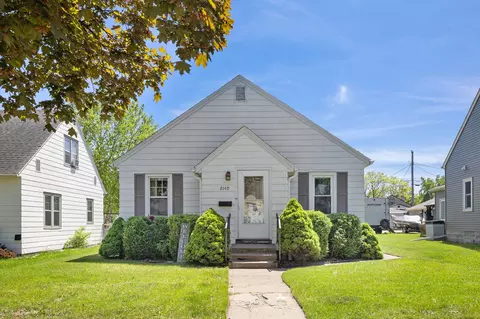 2140 Jackson, La Crosse, WI 54601