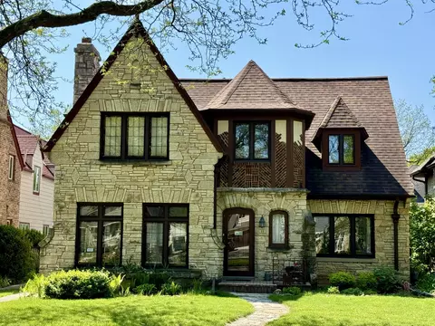 1007 E Lexington, Whitefish Bay, WI 53217
