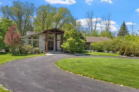 11217 N Lakeview, Mequon, WI 53092