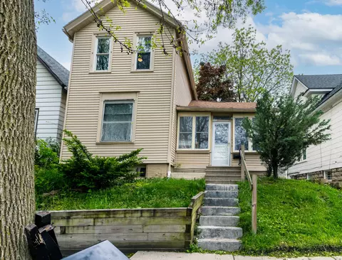 1533 S 64th, West Allis, WI 53214