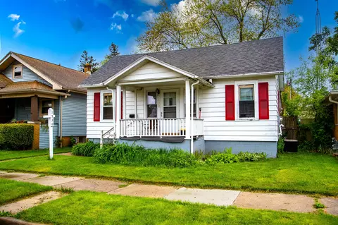 1530 Blaine, Racine, WI 53405