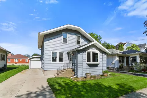 119 N Harrison, Delavan, WI 53115