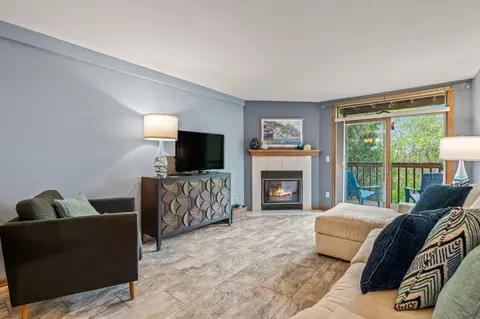 668 Westfield #E, Pewaukee, WI 53072