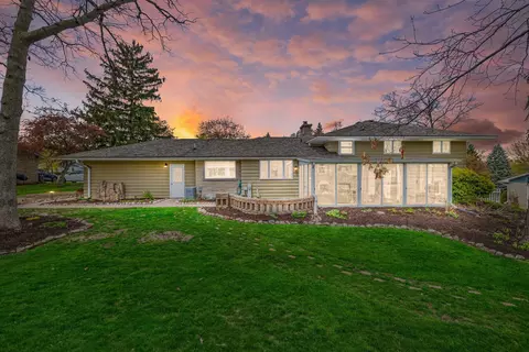 827 Tenny, Waukesha, WI 53186