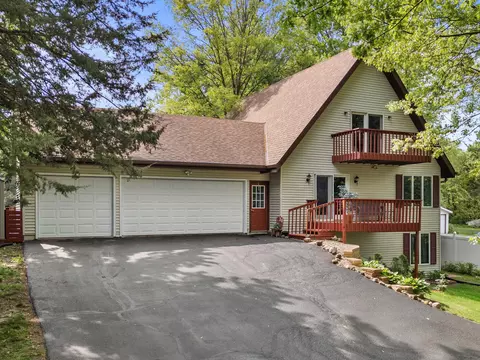 w1237 South Shore Drive, Palmyra, WI 53156