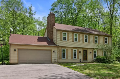 w276s4322 Green Country, Waukesha, WI 53189