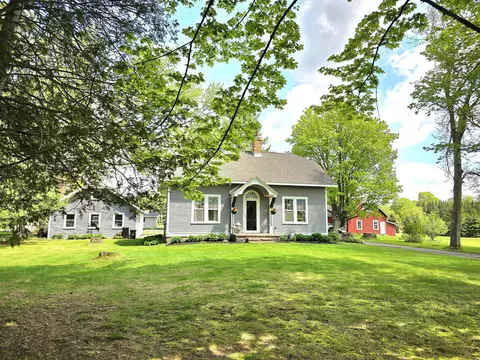 422 E 10th Ave, Antigo, WI 54409
