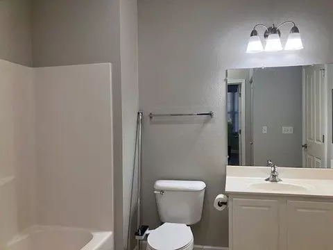 4120 S S Lk #C153, Saint Francis, WI 53235