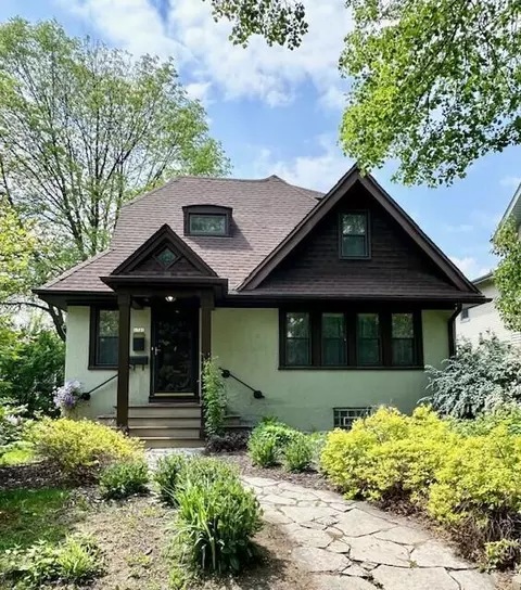 1721 N 68th, Wauwatosa, WI 53213