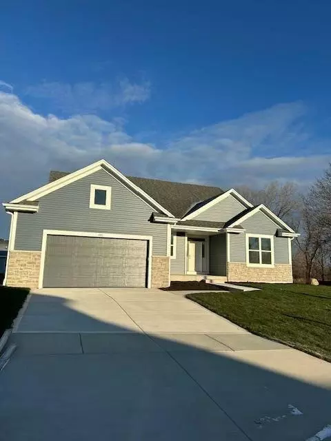 1001 Waterstone, Pewaukee, WI 53072