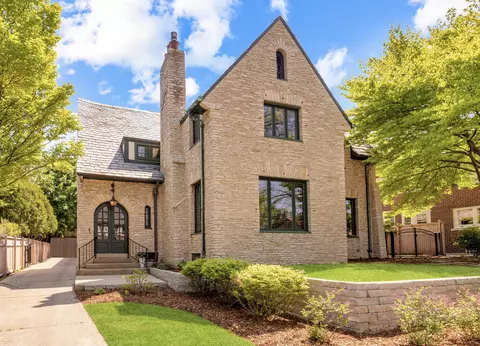3520 N Hackett, Shorewood, WI 53211