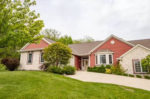 3606 Shade Tree, Waukesha, WI 53188
