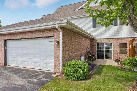 15086 W Arrowhead, New Berlin, WI 53151