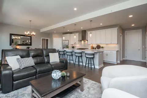 215 E Pleasant #305, Oconomowoc, WI 53066