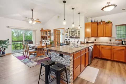 1746 New Port Vis, Port Washington, WI 53074