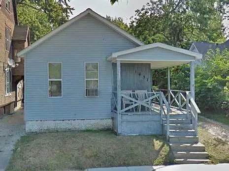 1637 Superior, Racine, WI 53402