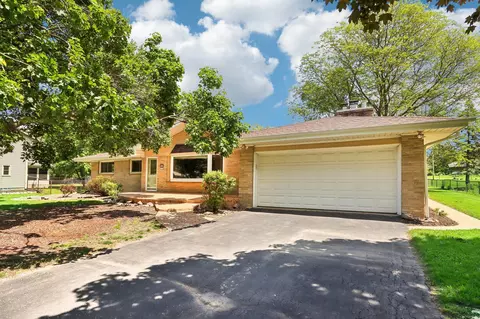 w147n5132 Dolphin, Menomonee Falls, WI 53051