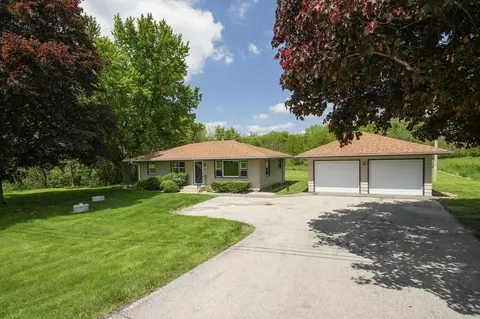 29516 Plank, Burlington, WI 53105