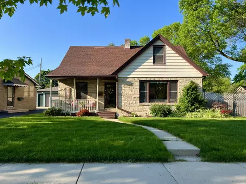 9002 W Auer, Milwaukee, WI 53222