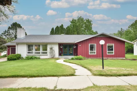 1005 S Silverbrook, West Bend, WI 53095