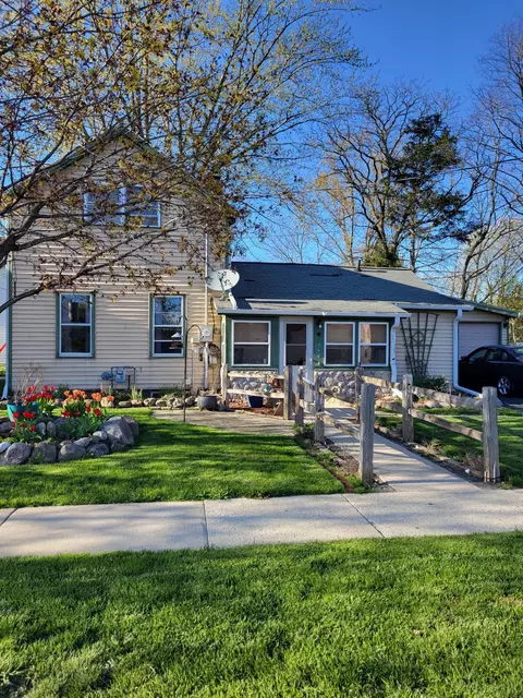 2862 Austin, East Troy, WI 53120
