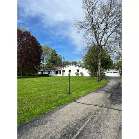 894 Tara Hl, Erin, WI 53027