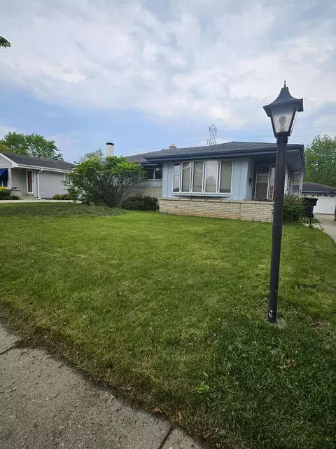 5770 S Elaine, Cudahy, WI 53110