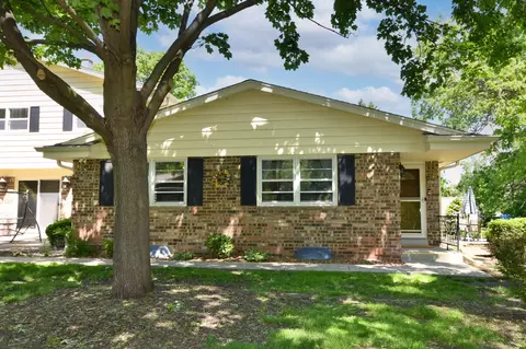 17610 Nassau, Brookfield, WI 53045