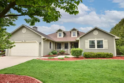 w226n7379 Woodland Crk, Sussex, WI 53089