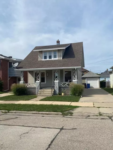 1224 Wolff, Racine, WI 53402
