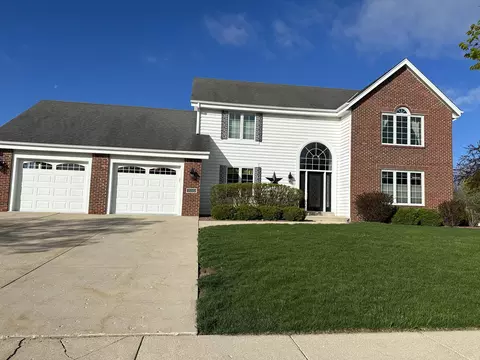 3215 Rolling Rdg, Waukesha, WI 53188
