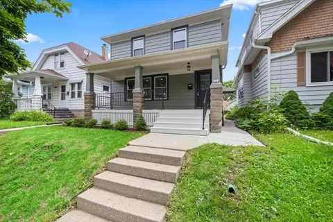 2132 S 71st, West Allis, WI 53219