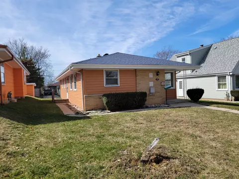 5853 N 72nd, Milwaukee, WI 53218