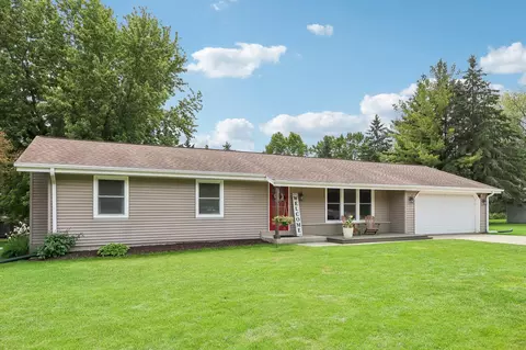 3133 Glacier, Hubertus, WI 53033