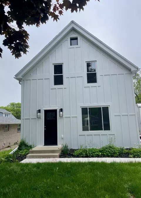 920 S 96th, West Allis, WI 53214